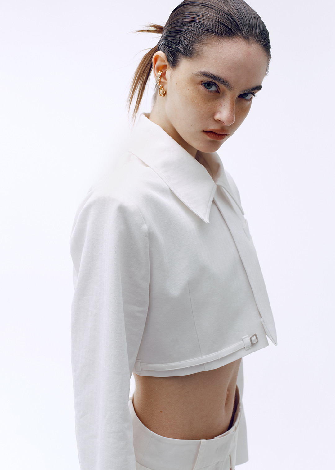SS24 CROP JACKET WITH BELT   - OFF WHITE
